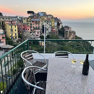 Isola - In The Center With Terrace - Sea View & Ac Apartment Corniglia